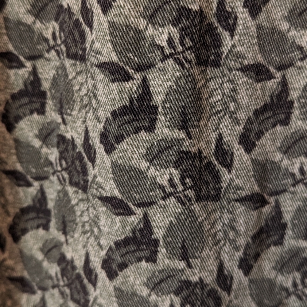 Route 66 | Leaf Patterned Button Front Top - Picture 6 of 10